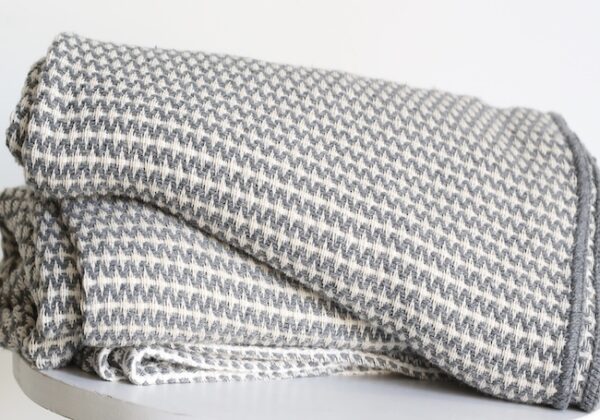 Grijs met Witte Katoenen Plaid - Afbeelding 2