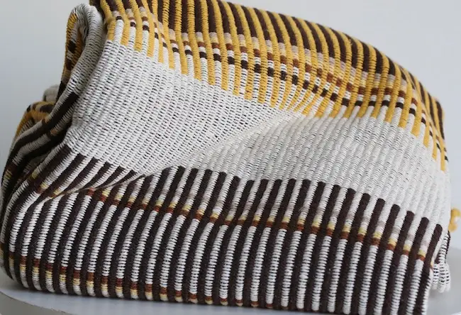 Okergele met Bruine Katoenen Plaid