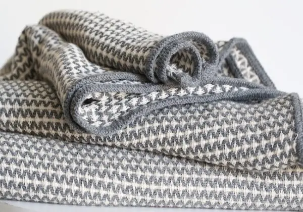 Grijs met Witte Katoenen Plaid